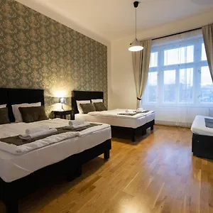 old-town-spirit.praguehotelsweb.com/